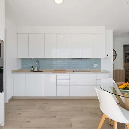 Coastlight Rooftop By Bayside Modern Penthouse