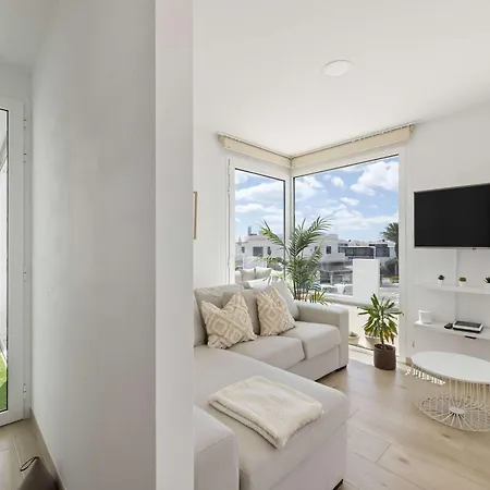 Coastlight Rooftop By Bayside Modern Penthouse *